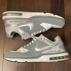 Nike AirMax shoes men’s 11.5